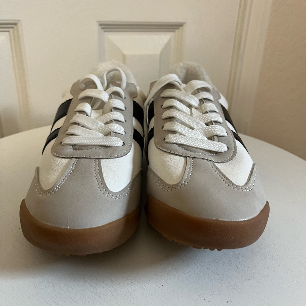 Dolce Vita, Women's Retro Sneaker - Picture 2 of 5